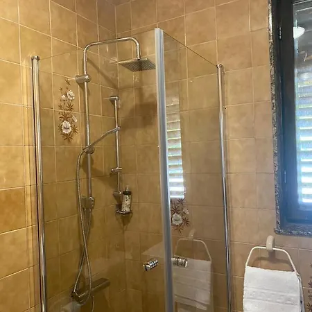 Spacious Seaview Terrace - Free Parking- Apartament *