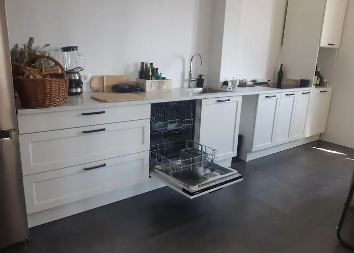Spacious Seaview Terrace - Free Parking- Lovran