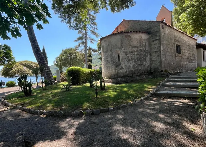 Spacious Seaview Terrace - Free Parking- Apartament *