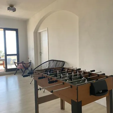 Spacious Seaview Terrace - Free Parking- * Ловран