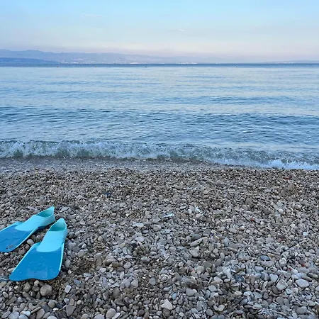 Apartment Spacious Seaview Terrace - Free Parking-