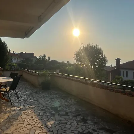 Apartment Spacious Seaview Terrace - Free Parking-