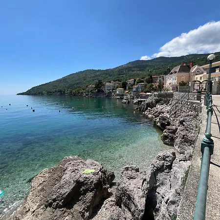 Spacious Seaview Terrace - Free Parking- Apartment Lovran